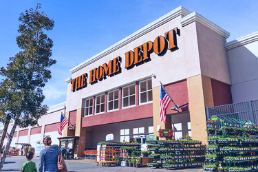 People Shopping At The Home Depot In San Francisco Bay Area Stock Photo -  Download Image Now - iStock